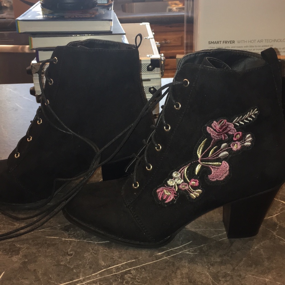 Justfab heeled booties size 11